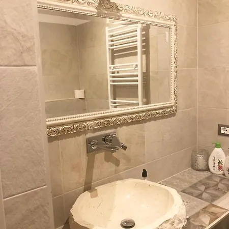 La Rosa Bianca Bed and breakfast 3*